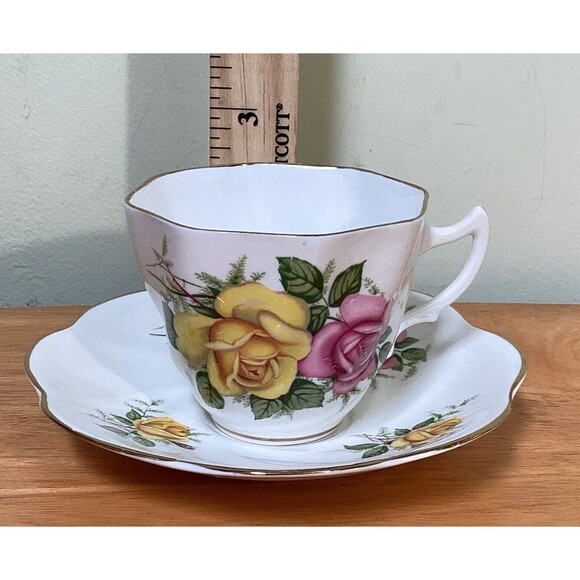 Queen Anne Fine Bone China England Yellow and Pink Roses Tea Cup and Saucer - Picture 2 of 11